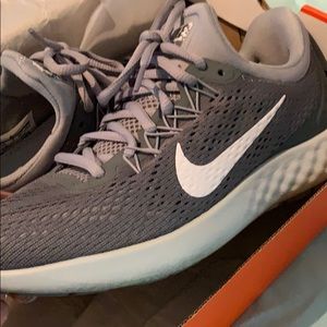 Women’s Nike sneakers